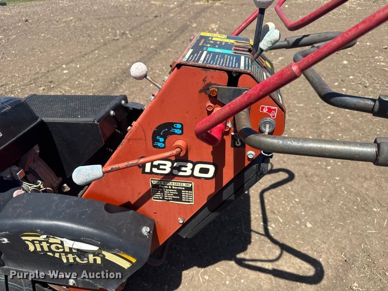 image for item MX9135 2003 Ditch Witch 1330H trencher