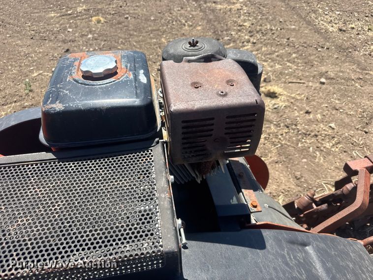 image for item MX9135 2003 Ditch Witch 1330H trencher