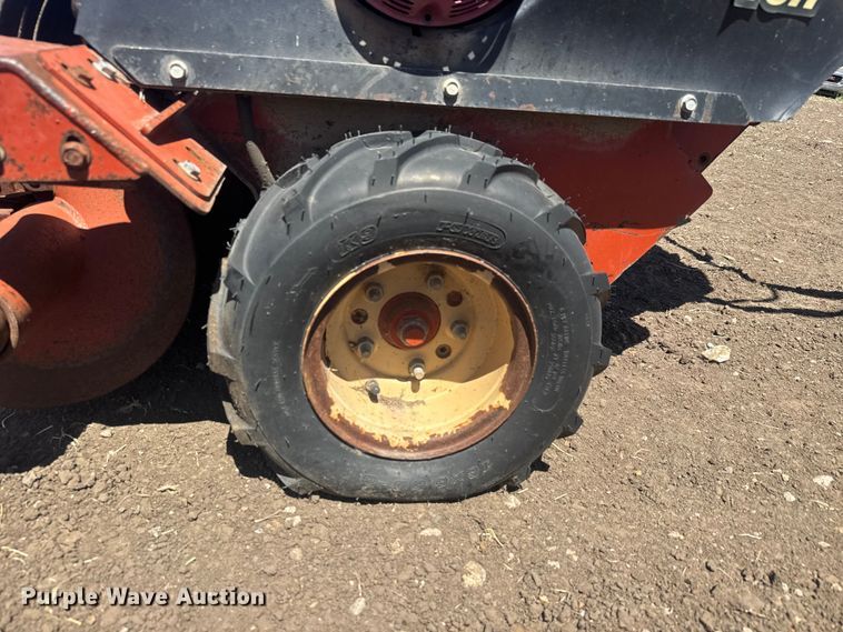 image for item MX9135 2003 Ditch Witch 1330H trencher
