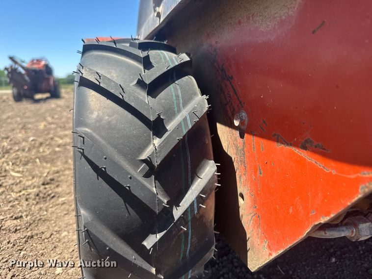 image for item MX9135 2003 Ditch Witch 1330H trencher