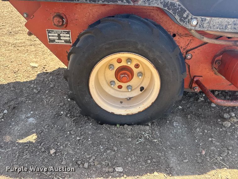 image for item MX9135 2003 Ditch Witch 1330H trencher