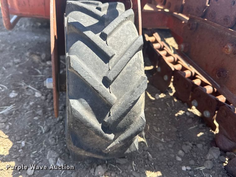 image for item MX9135 2003 Ditch Witch 1330H trencher