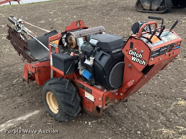 image for item MX9136 2012 Ditch Witch RT24 trencher