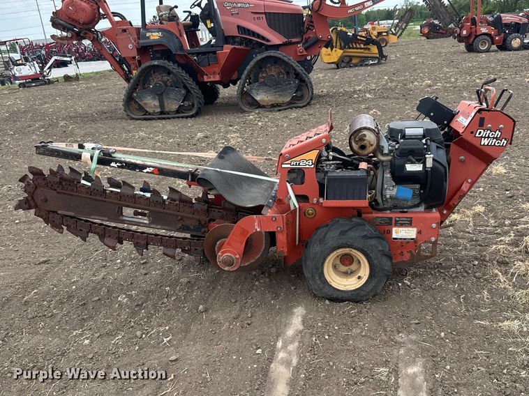 image for item MX9136 2012 Ditch Witch RT24 trencher