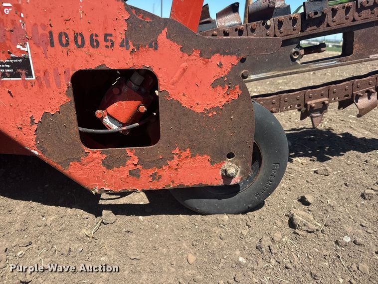 image for item MX9136 2012 Ditch Witch RT24 trencher