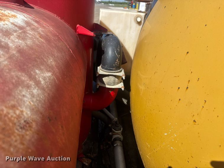 image for item MX9138 2013 Vermeer L P553SDT vacuum excavator