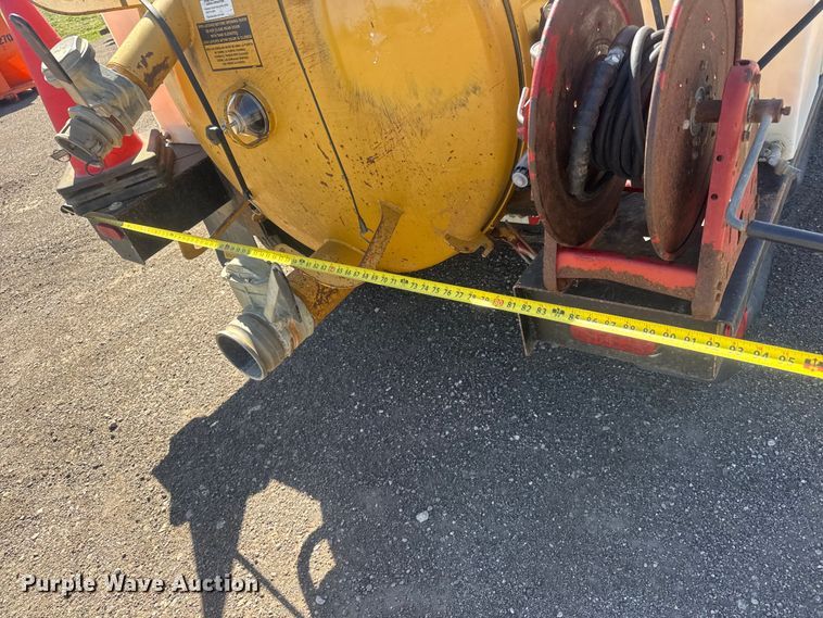 image for item MX9138 2013 Vermeer L P553SDT vacuum excavator