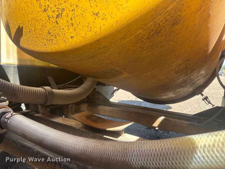 image for item MX9138 2013 Vermeer L P553SDT vacuum excavator