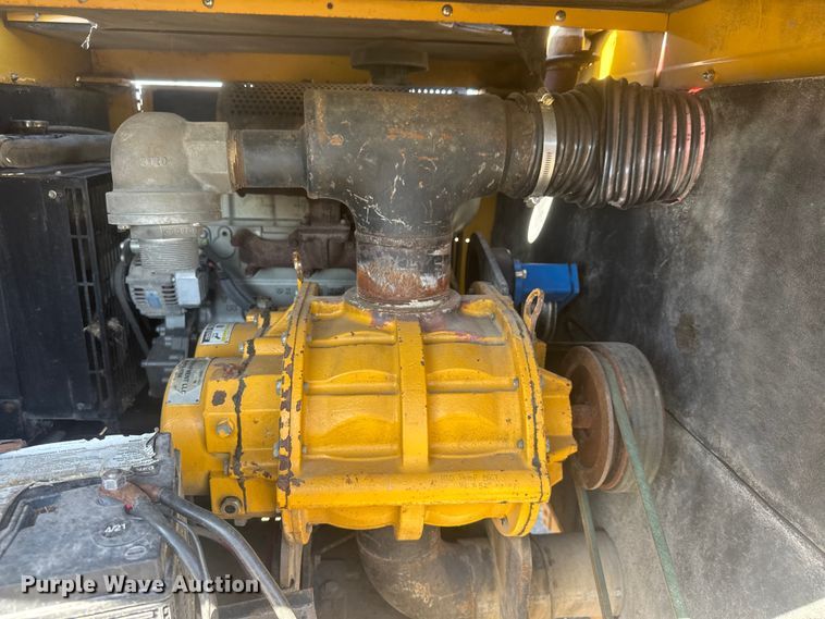 image for item MX9138 2013 Vermeer L P553SDT vacuum excavator