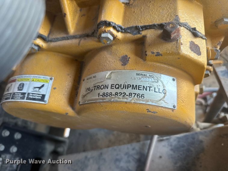 image for item MX9138 2013 Vermeer L P553SDT vacuum excavator