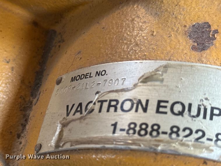 image for item MX9138 2013 Vermeer L P553SDT vacuum excavator