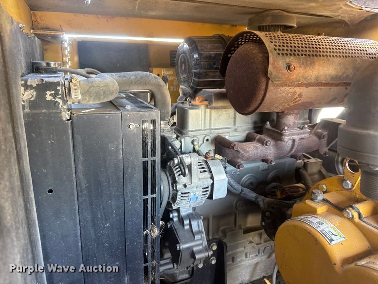 image for item MX9138 2013 Vermeer L P553SDT vacuum excavator