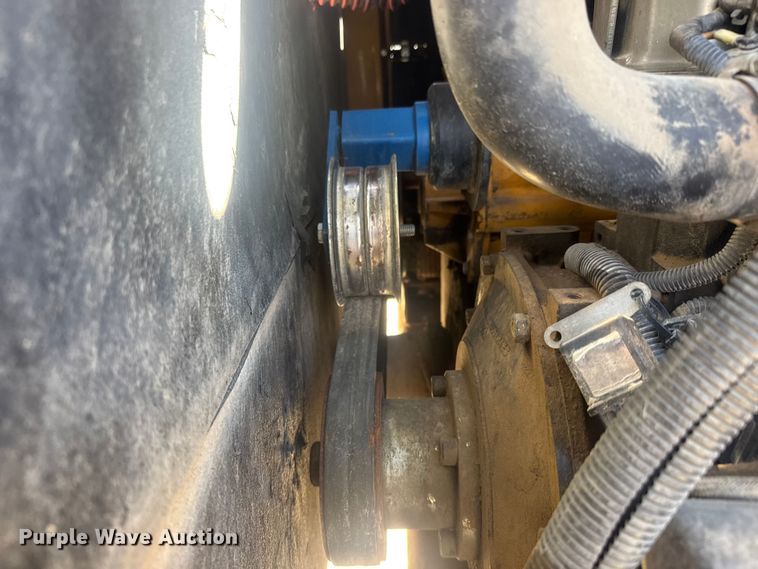 image for item MX9138 2013 Vermeer L P553SDT vacuum excavator