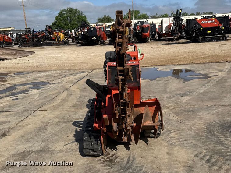image for item MX9142 2019 Ditch Witch C24X trencher