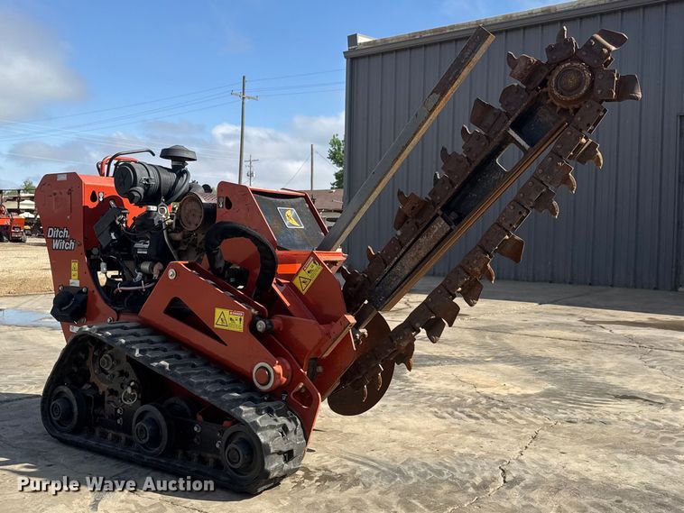 image for item MX9142 2019 Ditch Witch C24X trencher