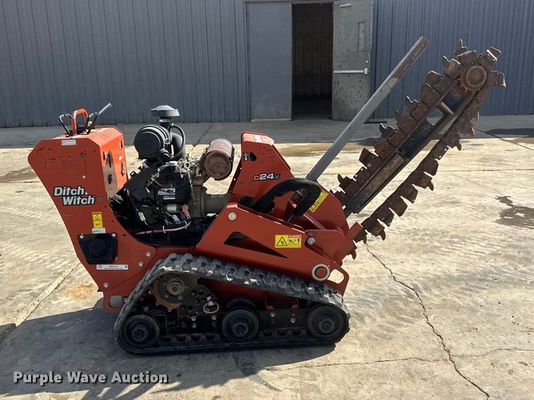 image for item MX9142 2019 Ditch Witch C24X trencher
