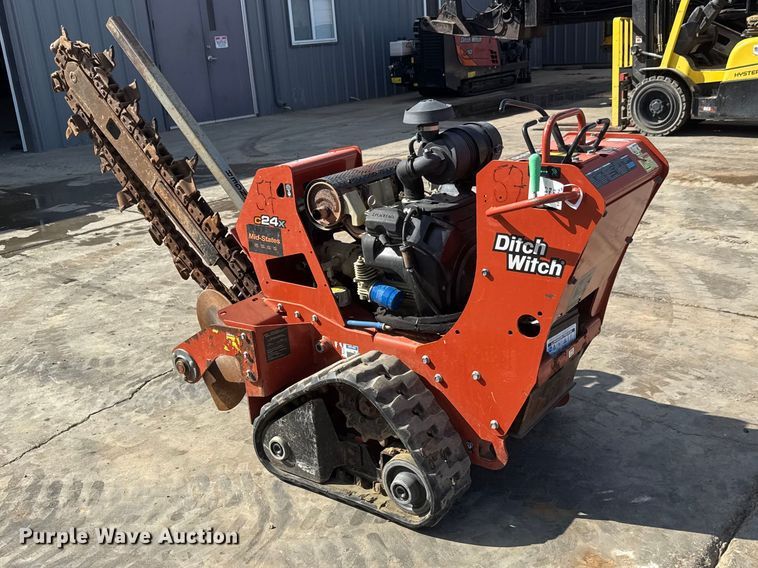 image for item MX9142 2019 Ditch Witch C24X trencher