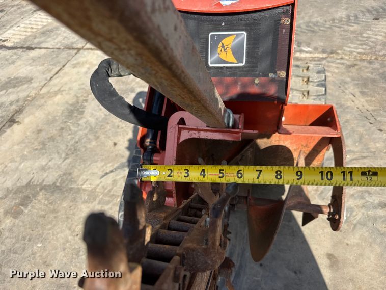 image for item MX9142 2019 Ditch Witch C24X trencher