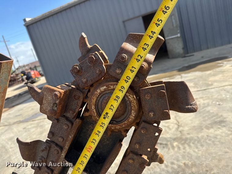 image for item MX9142 2019 Ditch Witch C24X trencher