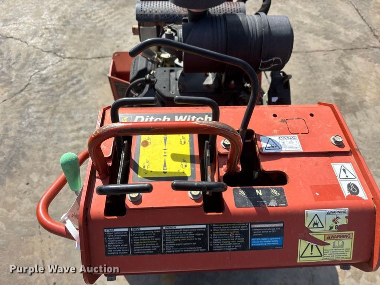 image for item MX9142 2019 Ditch Witch C24X trencher