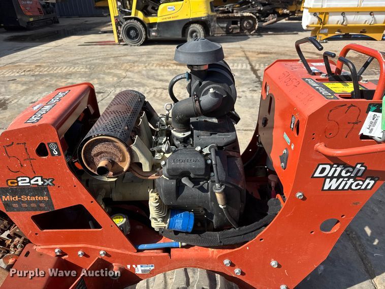 image for item MX9142 2019 Ditch Witch C24X trencher