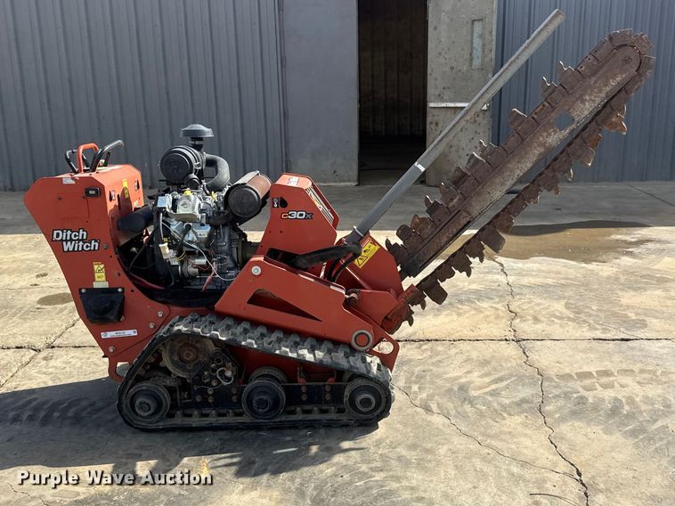 image for item MX9143 2017 Ditch Witch C30X trencher