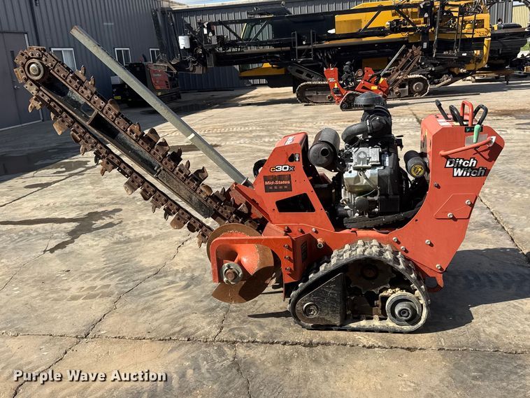 image for item MX9143 2017 Ditch Witch C30X trencher
