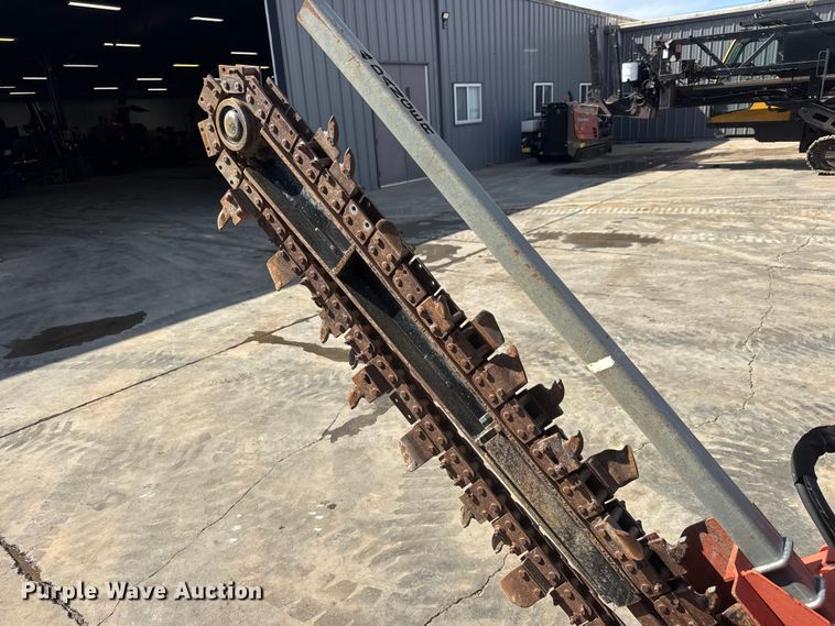 image for item MX9143 2017 Ditch Witch C30X trencher