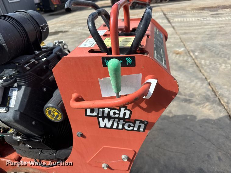 image for item MX9143 2017 Ditch Witch C30X trencher