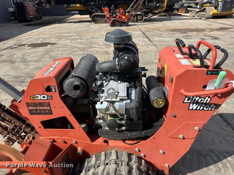 image for item MX9143 2017 Ditch Witch C30X trencher