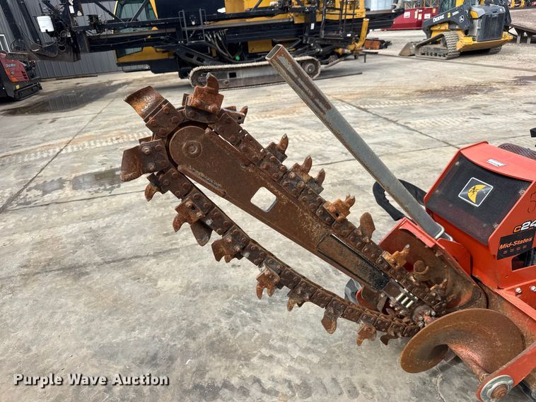 image for item MX9144 2019 Ditch Witch C24X trencher