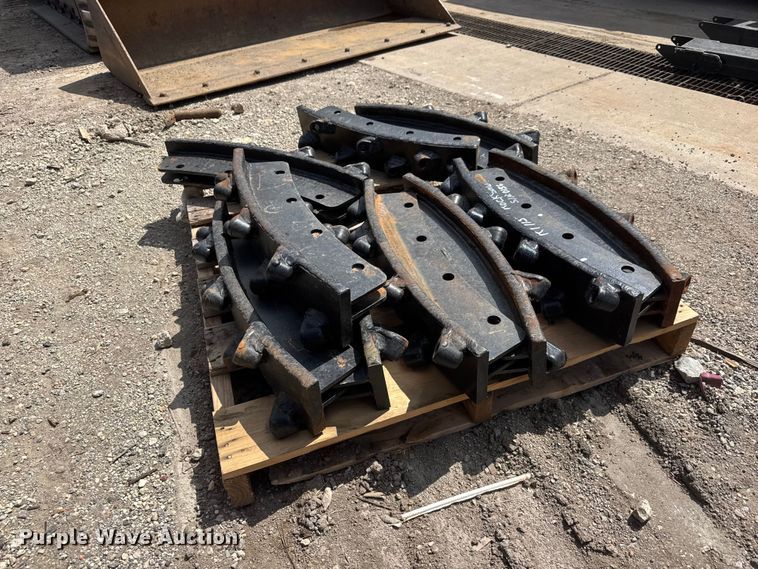 image for item MX9147 2012 Ditch Witch RT115 Quad rock saw