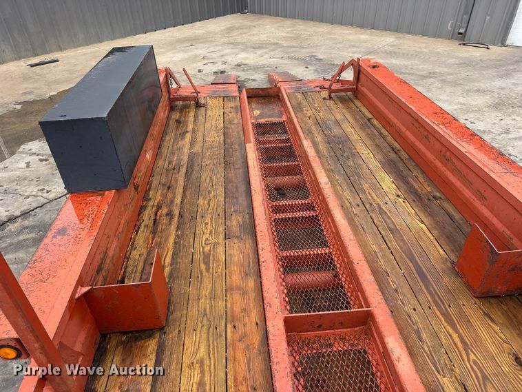 image for item MX9155 2007 Belshe BF9T equipment trailer