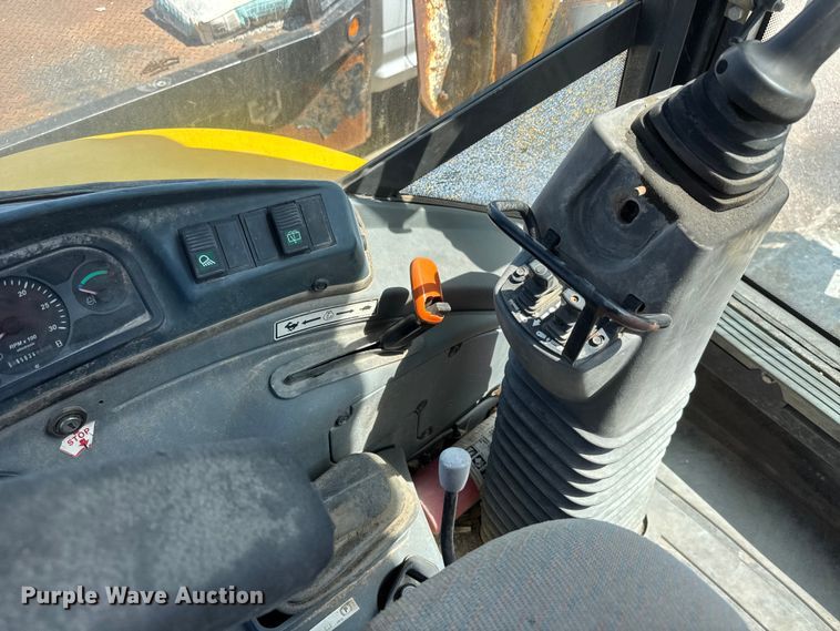 image for item MX9195 2007 New Holland B95 backhoe