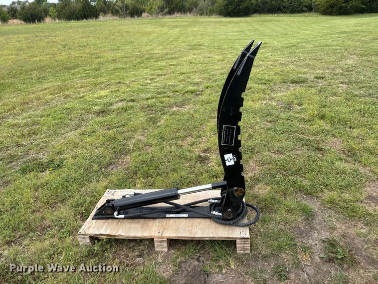 image for item MX9232 2025 GIYI 7T Hydraulic Thumb Clamp  mini excavator attachment
