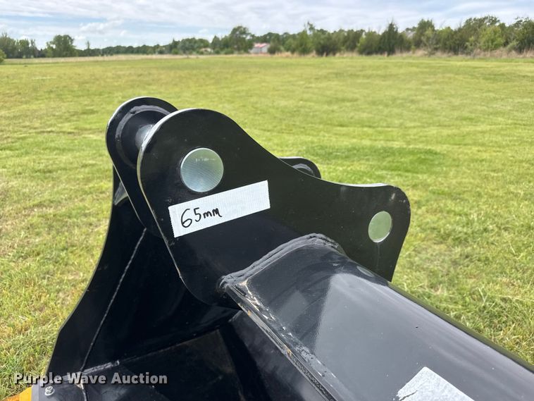 image for item MX9237 2026 GIYI FB60 excavator bucket