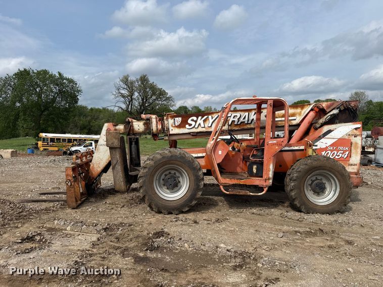 image for item NK9209 2001 Sky Trak 10054 telehandler