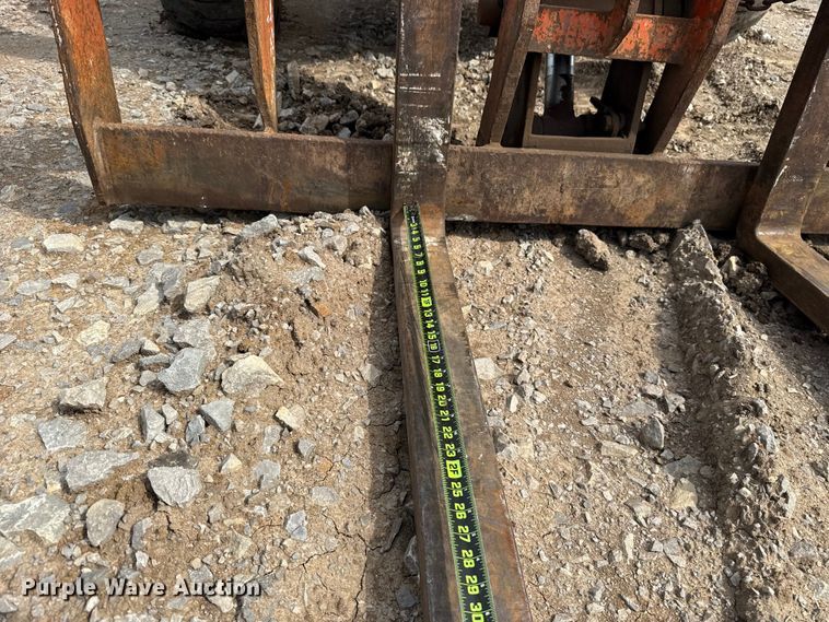 image for item NK9209 2001 Sky Trak 10054 telehandler