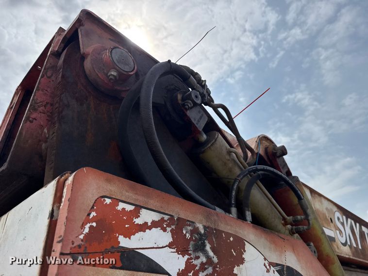 image for item NK9209 2001 Sky Trak 10054 telehandler