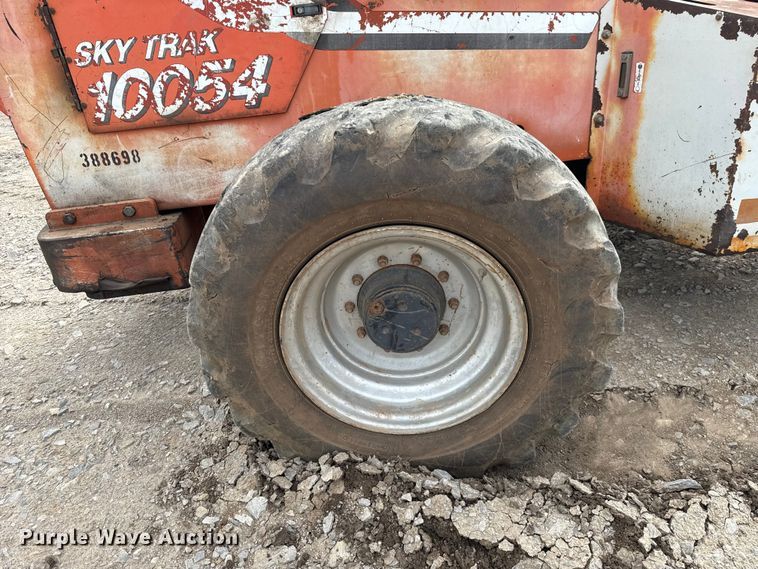 image for item NK9209 2001 Sky Trak 10054 telehandler