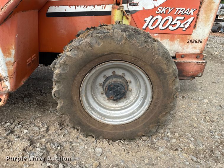 image for item NK9209 2001 Sky Trak 10054 telehandler