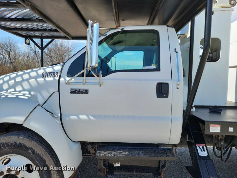 image for item NK9992 2007 Ford F750 Super Duty 