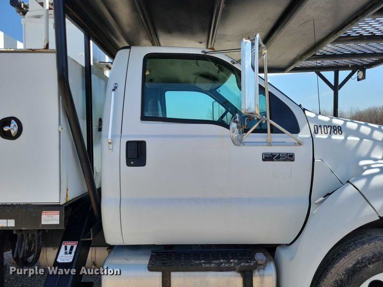 image for item NK9992 2007 Ford F750 Super Duty 