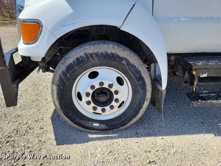 image for item NK9992 2007 Ford F750 Super Duty 