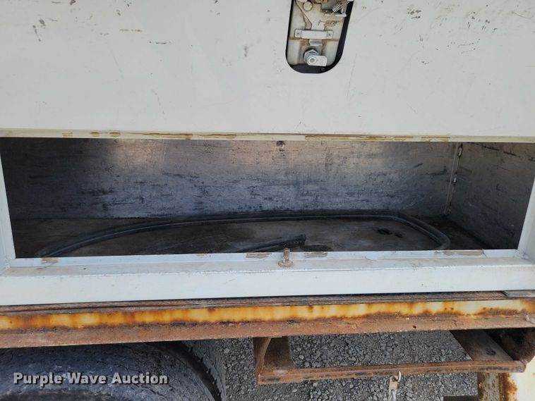 image for item NK9993 2010 Ford F450 Super Duty bucket truck