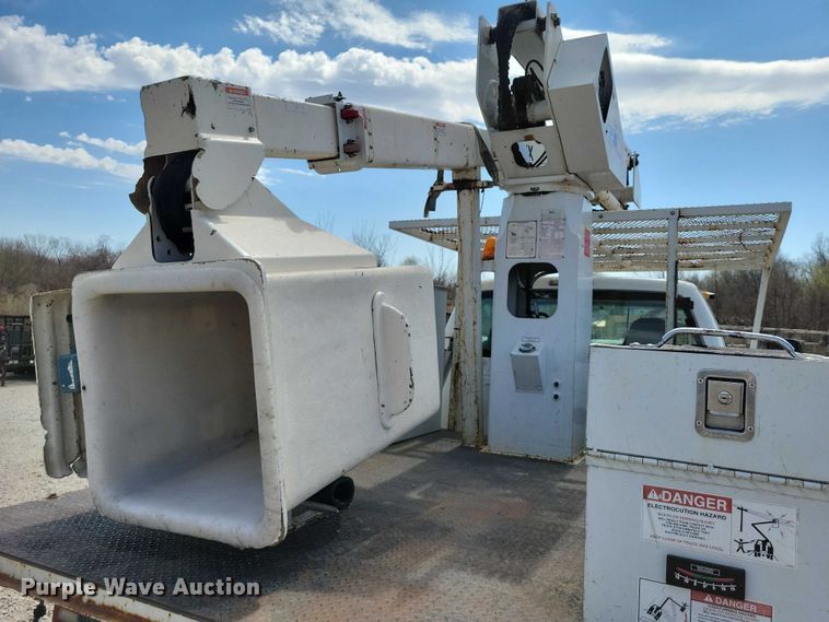 image for item NK9993 2010 Ford F450 Super Duty bucket truck