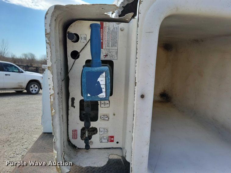 image for item NK9993 2010 Ford F450 Super Duty bucket truck