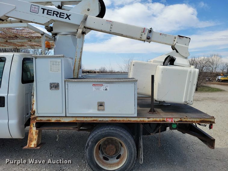 image for item NK9993 2010 Ford F450 Super Duty bucket truck