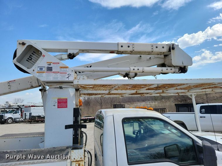 image for item NK9993 2010 Ford F450 Super Duty bucket truck