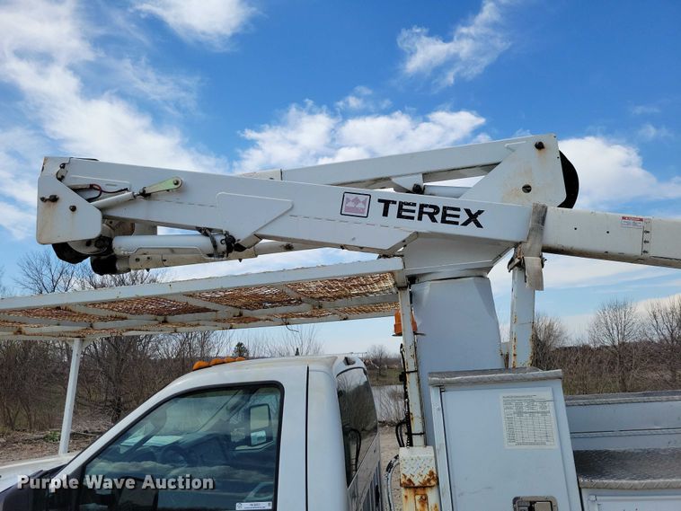 image for item NK9993 2010 Ford F450 Super Duty bucket truck